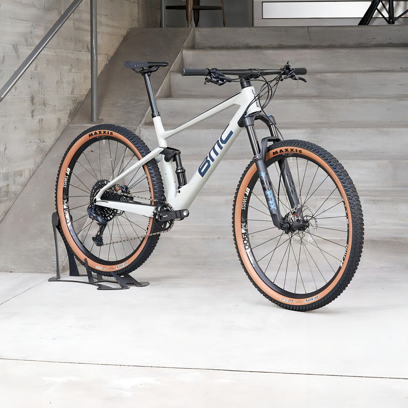 Llantas Maxxis 27.5 Rekon Race Rin 27.5x2.25 Lateral Café Color Negro/marrón