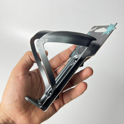 Porta Caramañola Ciclismo Supacaz Fly Original 18g Aluminio Chumbo / Gun Metal (cg-51)